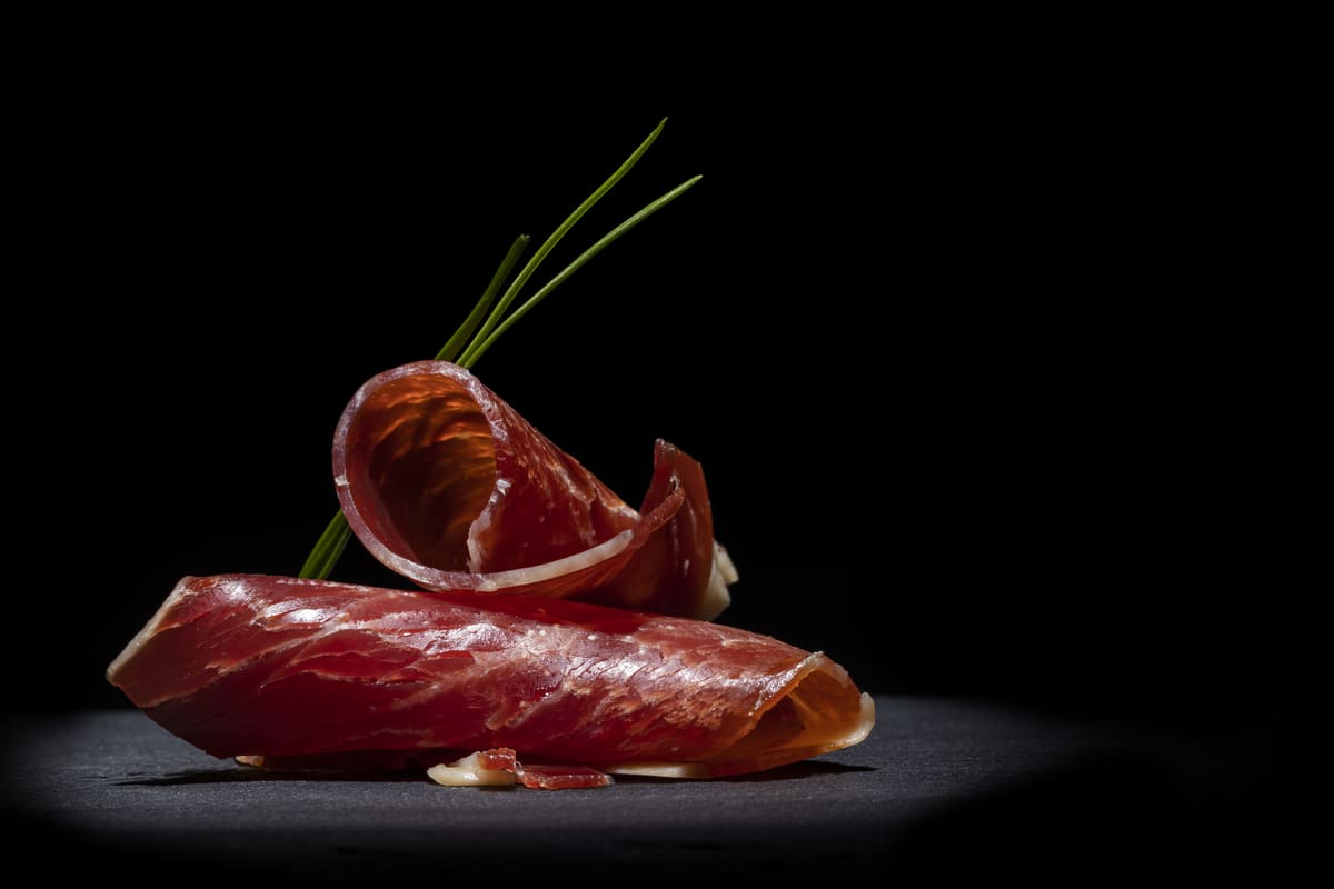 difference between iberian ham and serrano ham